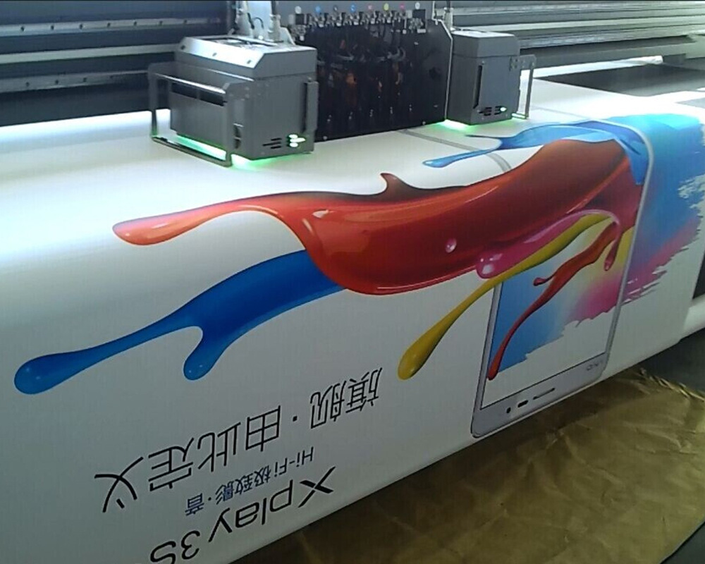 UV软膜打印喷绘卡布拉布软膜天花广告灯箱画面刀刮布喷绘工厂家