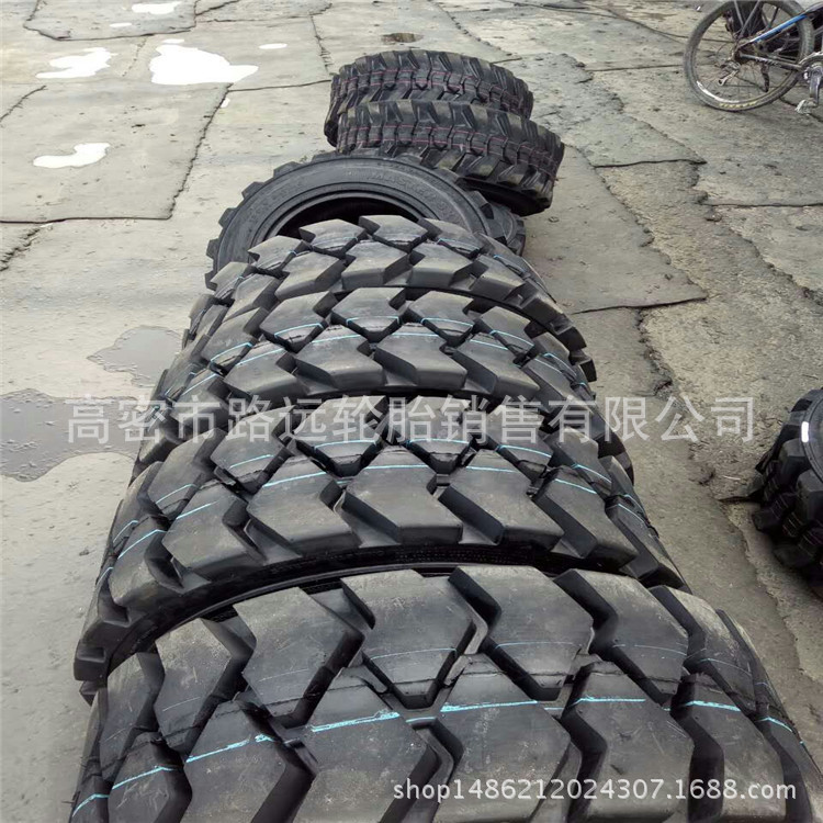 现货 滑移装载机轮胎 12-16.5 加深花纹扫路机轮胎 10-16.5