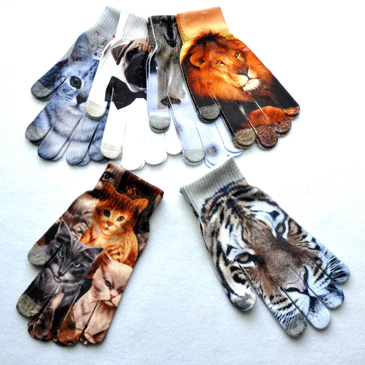 3D Pattern Gloves Image 3