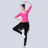 Red trousers with a round collar, J02
