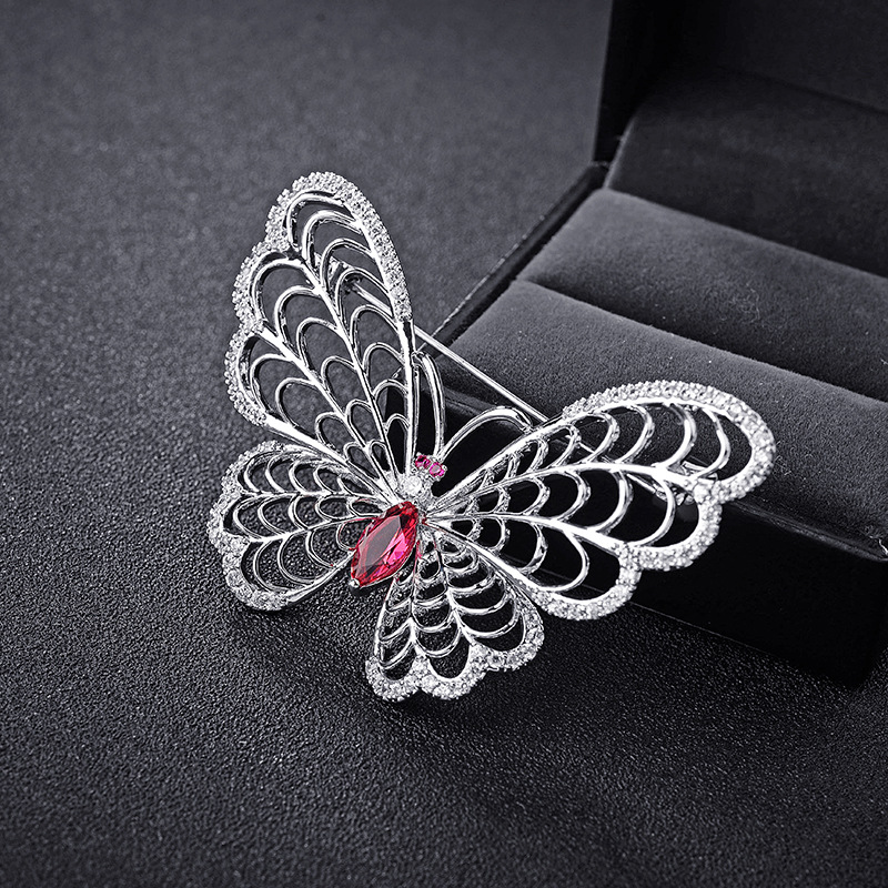 Rouge Apple Ornement Papillon Danse Mode Coréenne Haut De Gamme Strass Incrusté Rouge Cristal Papillon Broche 850041 display picture 2