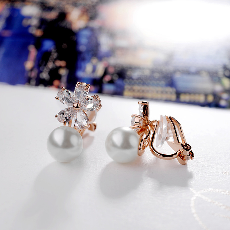 ��������С�ڸ߼��л���������������޶������ж���Ů����