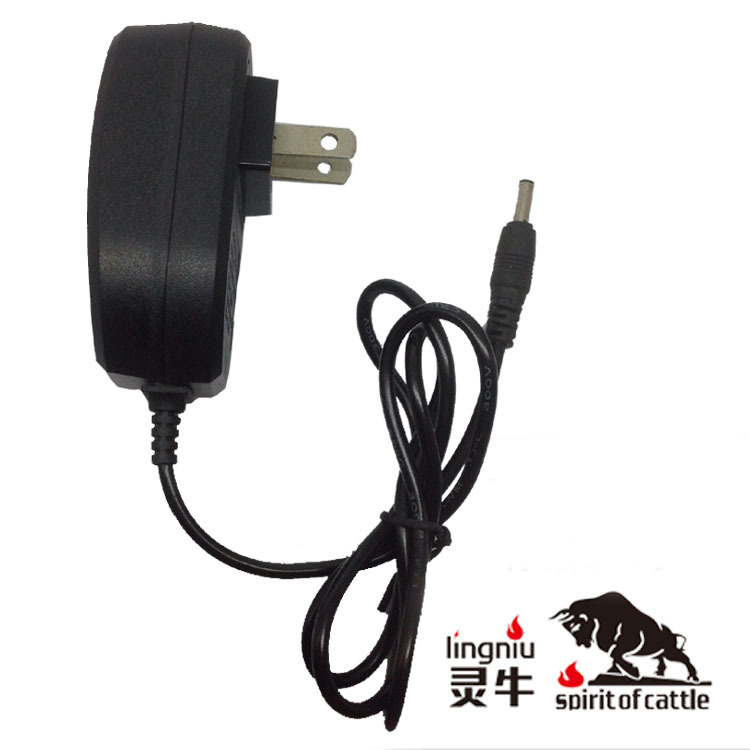 美规4.2v1A 18650充电器 电筒头灯锂电池充电器 FCC CE认证 转灯