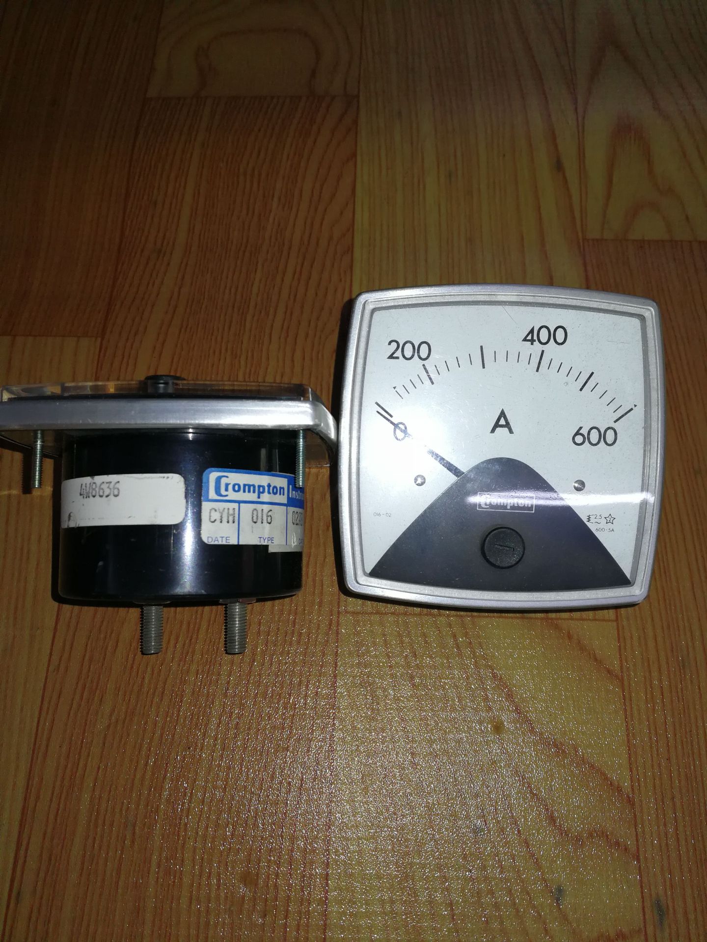 供应卡特彼勒发动机电压表4W8636