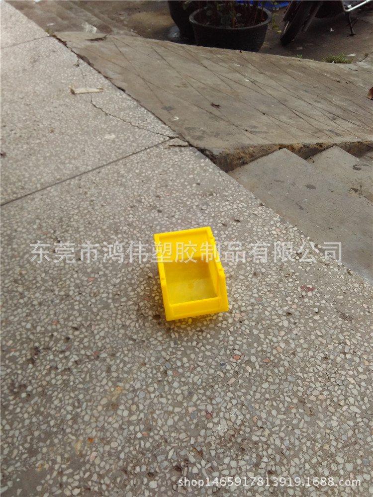 东莞寮步五金物料斜口物料盒 pe材质塑胶零件箱