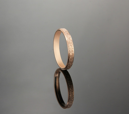 Factory Customized European and American Style 2MM Sand Gold Rose Gold Women's Titanium Steel Ring, Street Stall Jewelry Wholesale