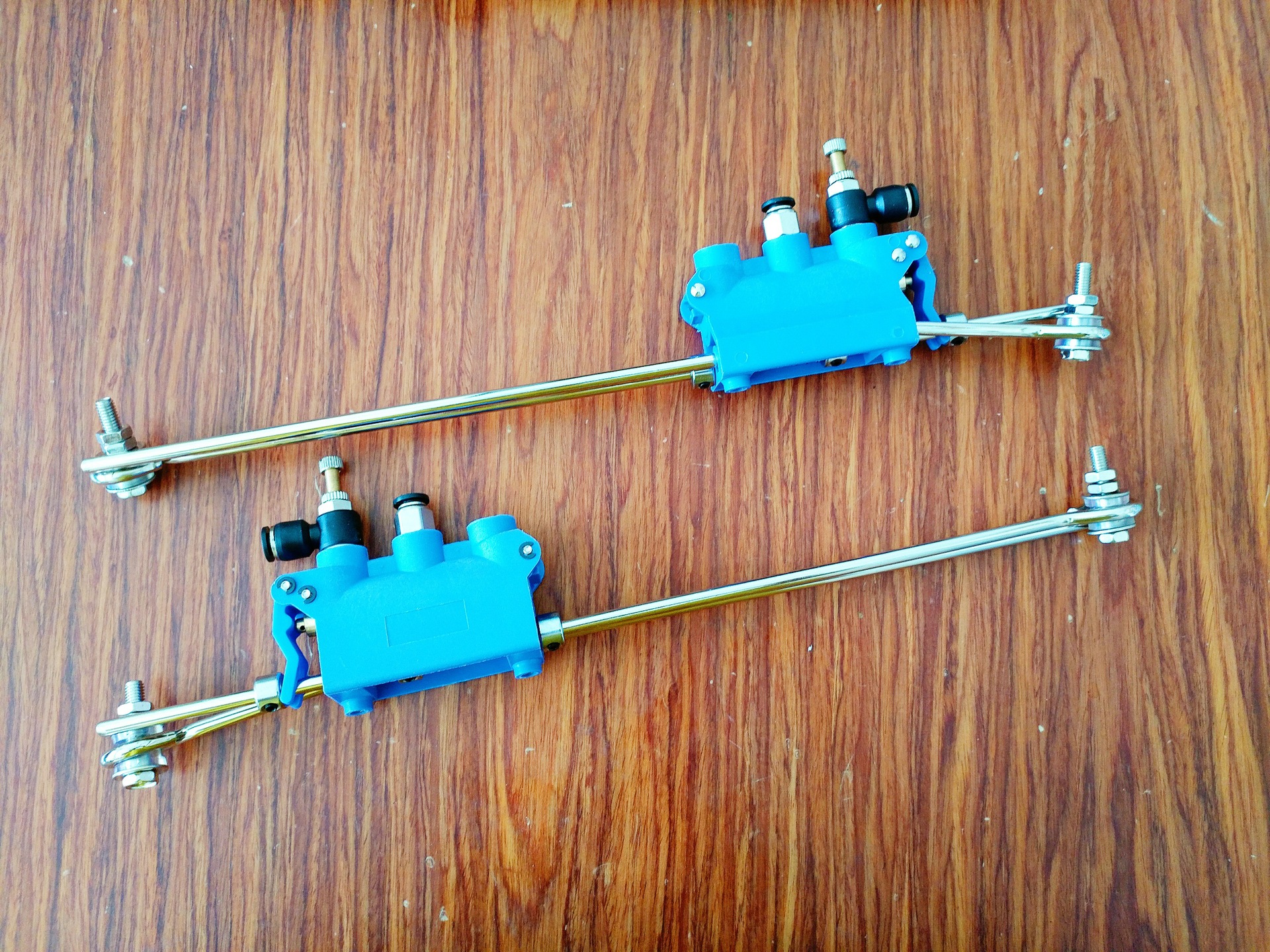 缝纫机拉杆包缝机加装自动气动集尘装置 工业缝纫机自动剪线配件