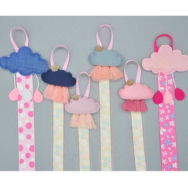 Children's hairgrip with tassels for early age