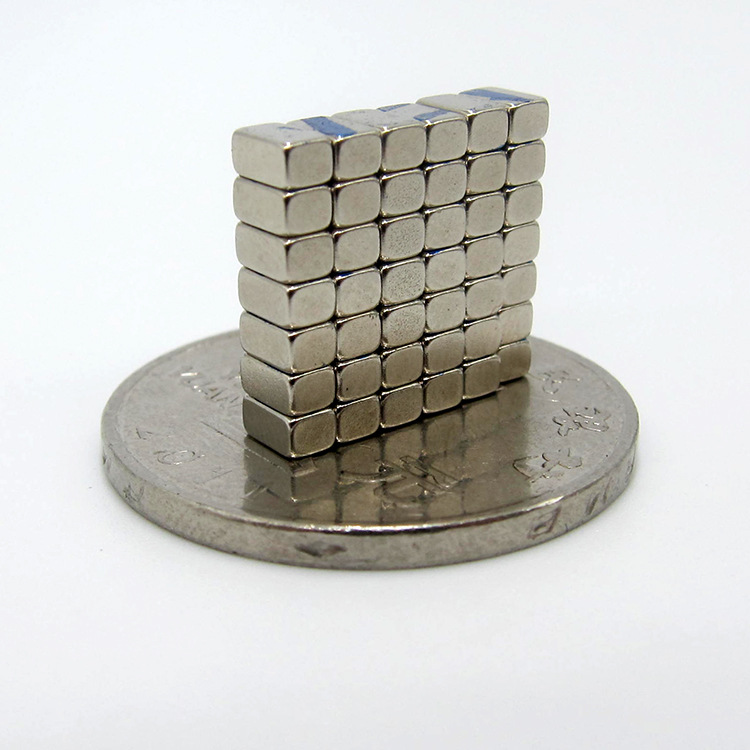 稀土永磁王钕铁硼超强磁铁强力磁钢长方形小磁铁4x2.5x2mm