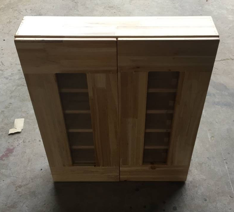 kindergarten solid wood Mouth cup children woodiness Cup holder Cupboard Wooden water cabinet Wall mounted with door