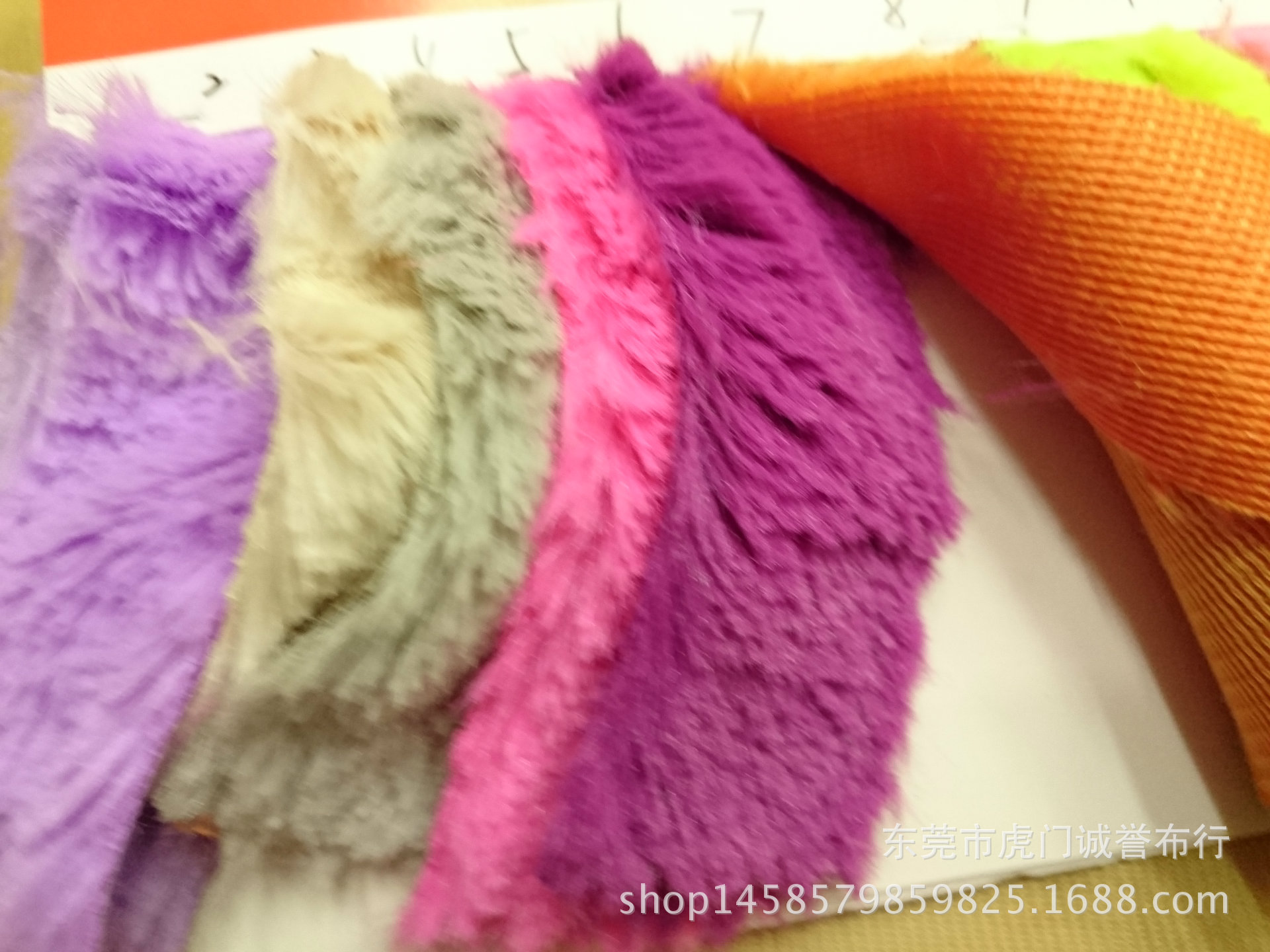 现货黑白色PV绒 南韩绒 8-10MM长毛绒布有光无光单面柔软玩具布料-阿里巴巴