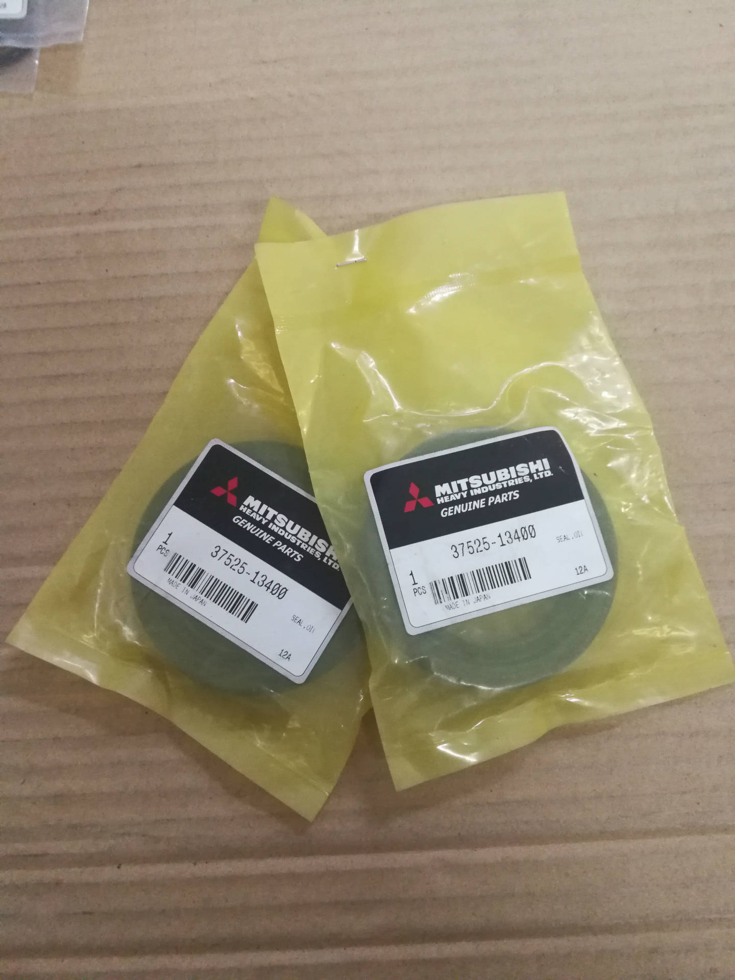 供应三菱S6A2-PTA发动机油封37525-13400