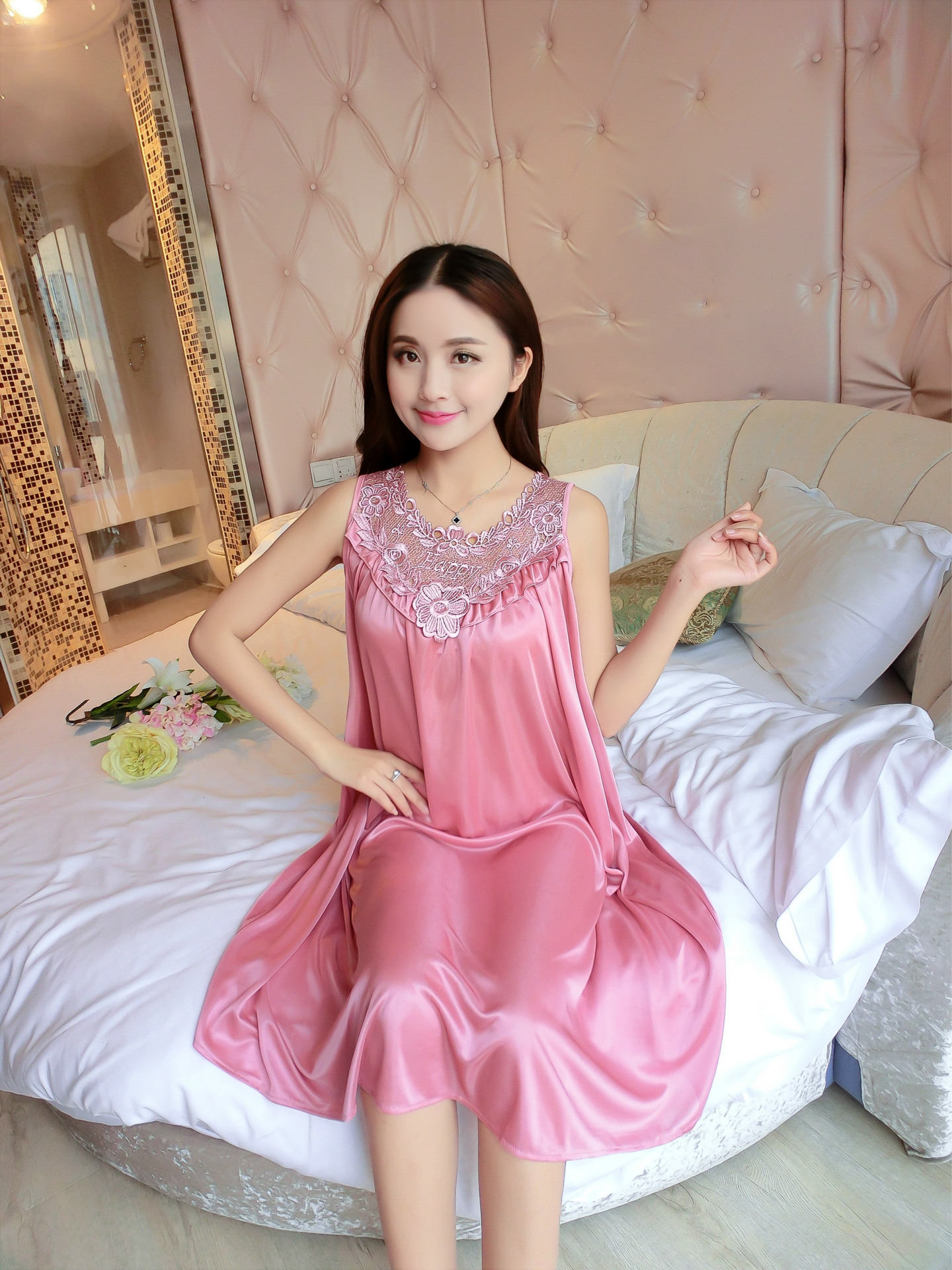 Simple Plus Size Long Sleeveless Lace Ice Silk Polyester Pajamas display picture 85