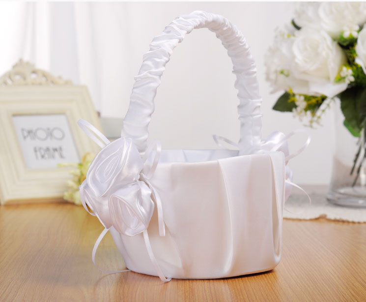 Factory direct supply of Western-style wedding flower buds, fabric flower girls, flower baskets, creative and simple bride flower baskets, wedding shooting props detail image 7