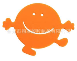 钥匙扣及钥匙扣配件;餐垫、杯垫;冰箱贴