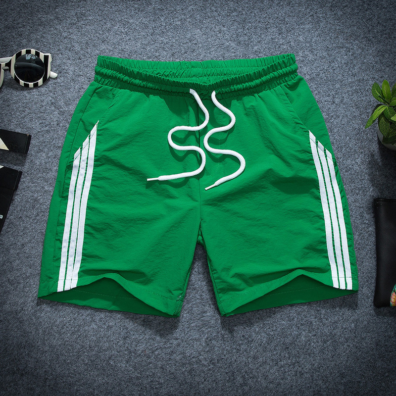 Kuaishou celebrity style slim fit shorts men's summer spirit guy social casual pants beach pants three pants fashion