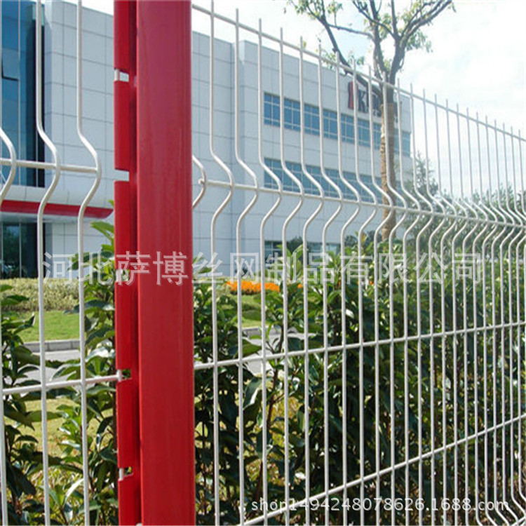 曲阜厂家供应折弯浸塑护栏网 小区围墙护栏网【厂家热销】