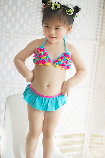 Children's cute three dimensional split beach swimwear for early age…