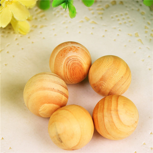 Pack of 5 natural mothballs, mildew-proof, moth-repellent, insect-proof mothballs, wood balls, fragrant wood balls, camphor wood balls