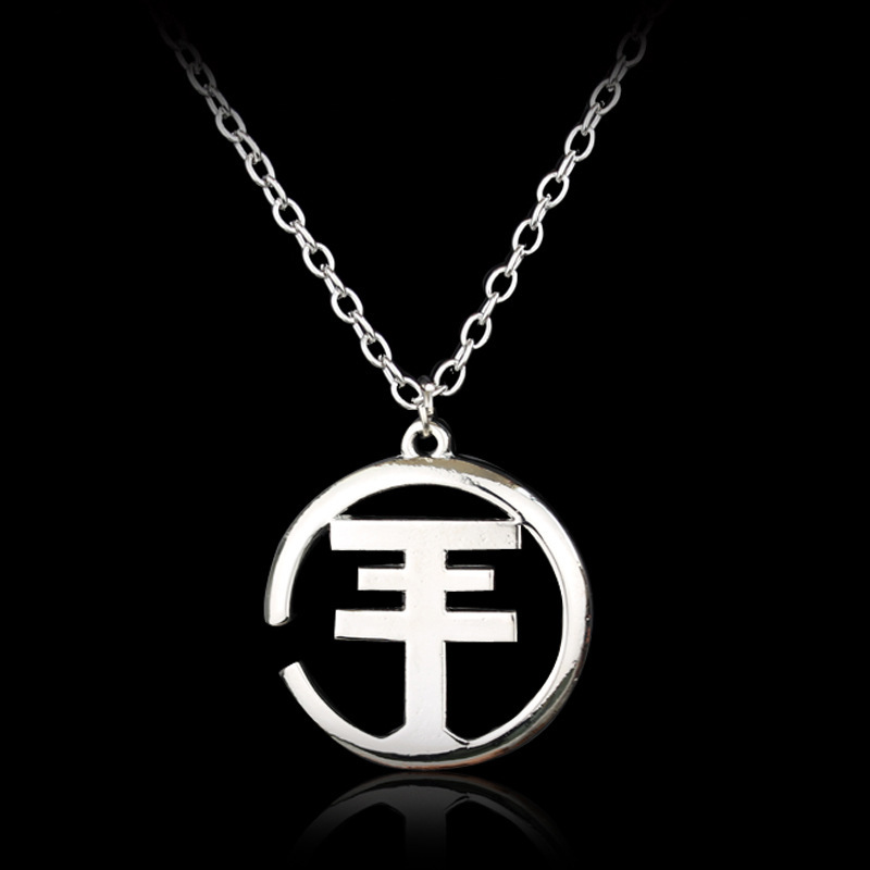 German rock band Tokio Hotel Tokyo Hotel necklace personalized simple hollow pendant sweater chain