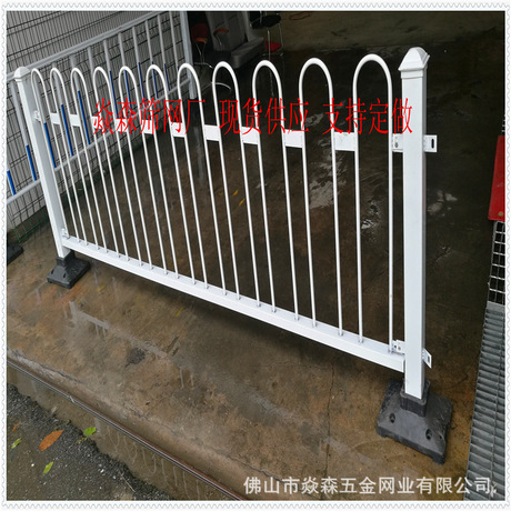 广东京式护栏m型城市中央行人隔离市政u型公路中间防撞栏杆