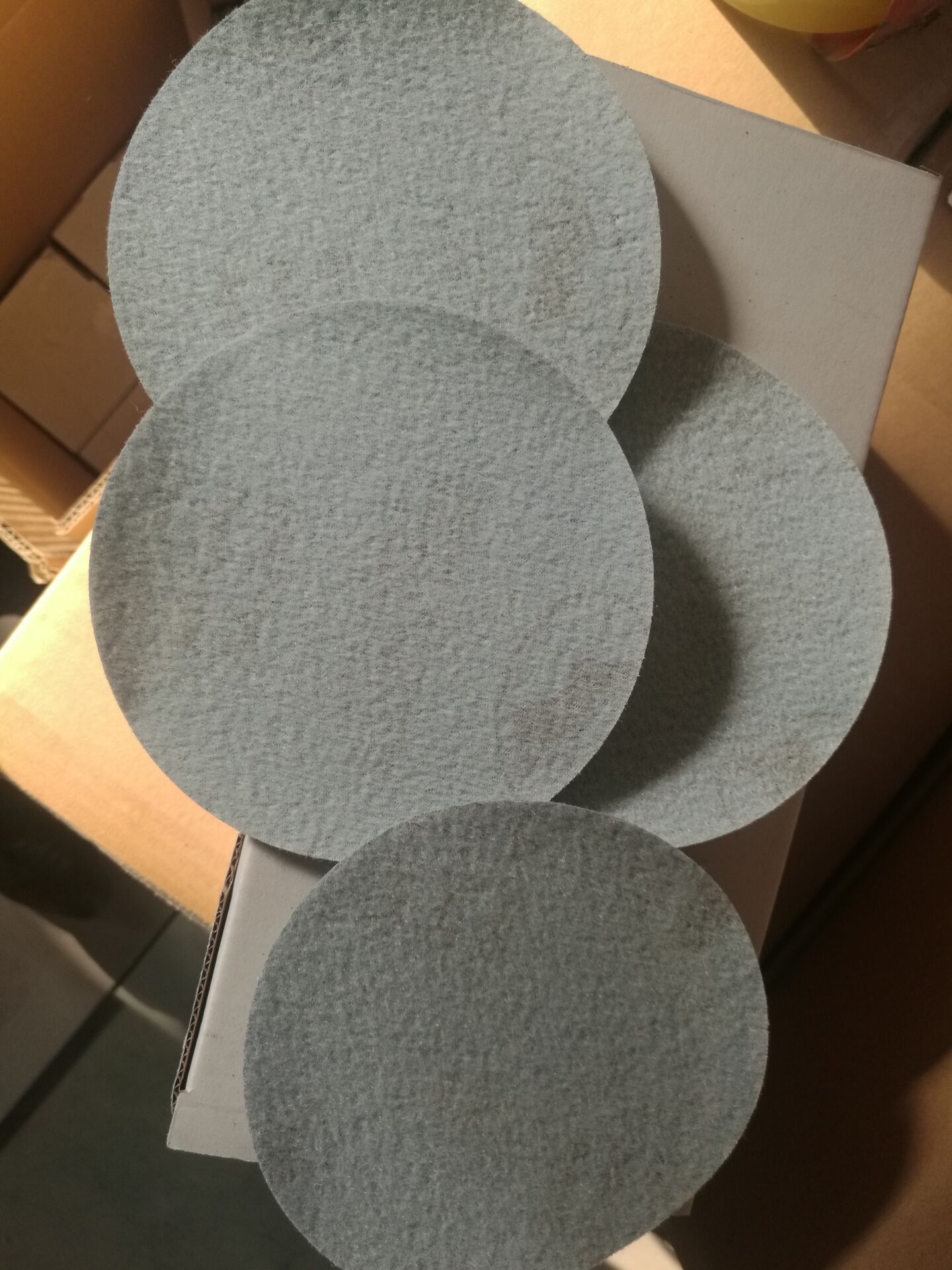 五寸乳胶纸砂纸片拉绒片金牛砂纸磨具磨料五金抛光磨砂片