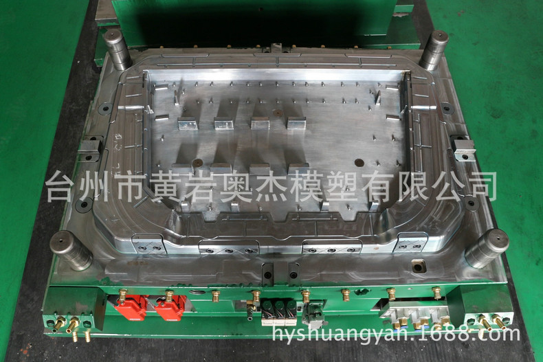 2582361049_1697311461.jpg_.web