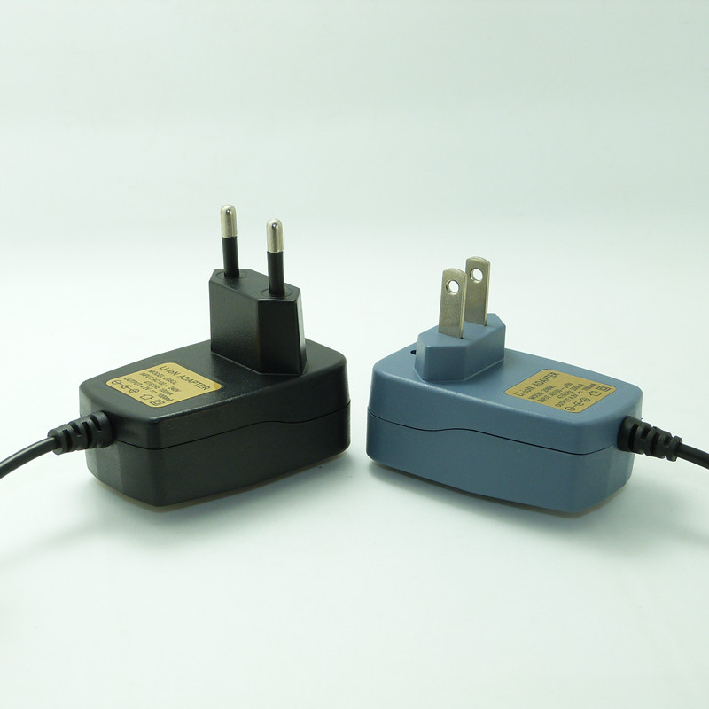 定制锂电池充电器 18650电池串联并联组合充电器 4.2V 8.4V充电器