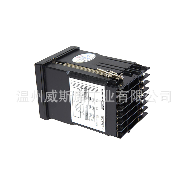 IY3A4377