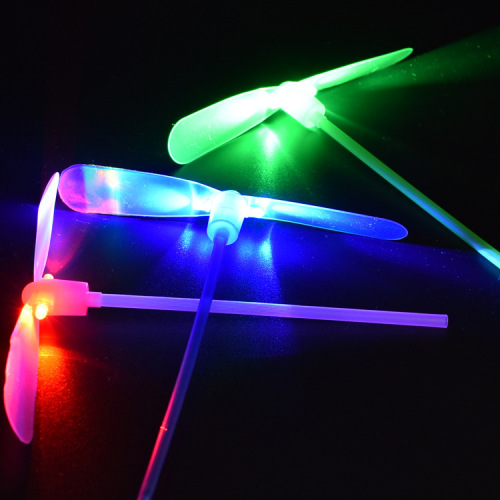 Street stall square hot selling luminous bamboo dragonfly flying fairy flying leaf kindergarten small gifts 80s nostalgic toys