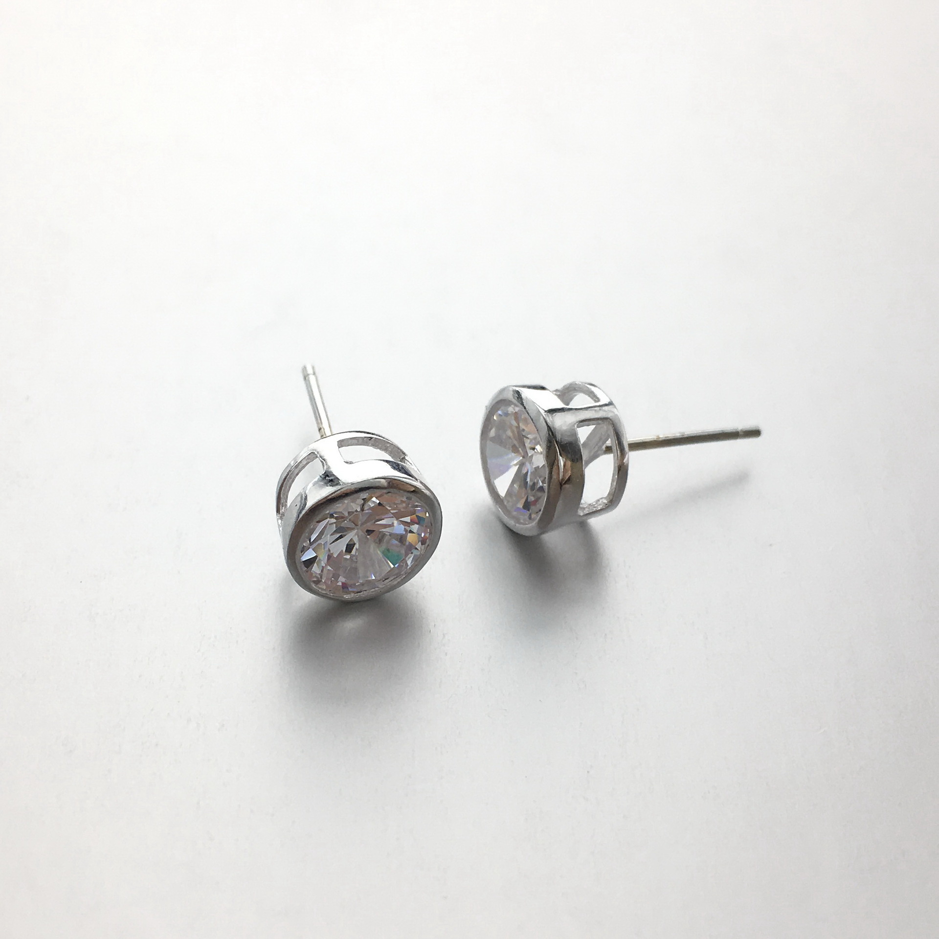2g Weight 925 Sterling Silver Ear Needle Material Ear Studs Classification 1 Pair Quantity Casual, Daily Occasion 925 Sterling Silver Material Geometric Pattern Unisex Gender Simple Style, Classic Style Style 1 Pair Simple Style Classic Style Geometric 925 Sterling Silver Ear Studs 1