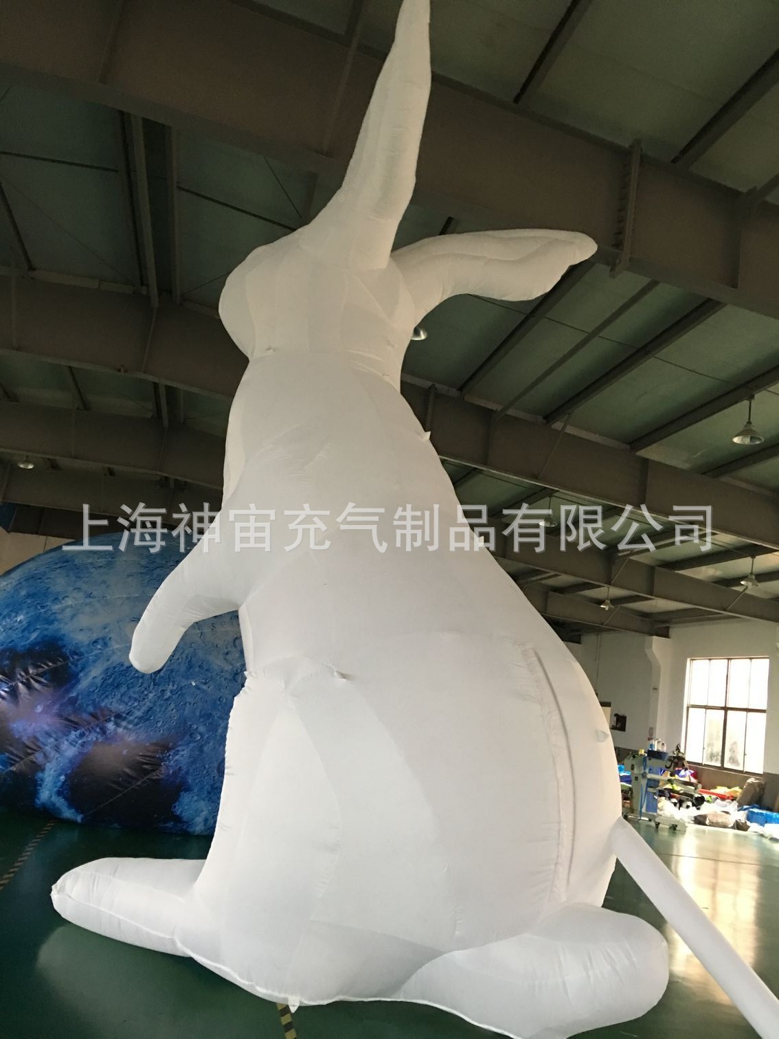 充气月兔发光的玉兔和月球中秋节灯光气模月球月亮