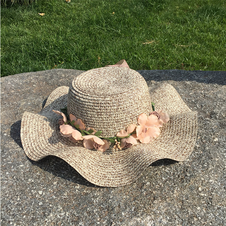 Fashion Flowers Sunscreen Foldable Straw Hat display picture 19