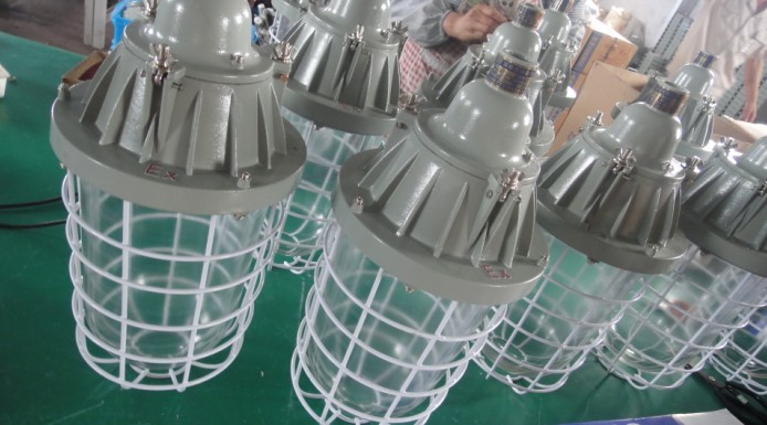 BCD-200J加长型隔爆型防爆灯 分体 65W BAD54 AD52 CBB56 B3C