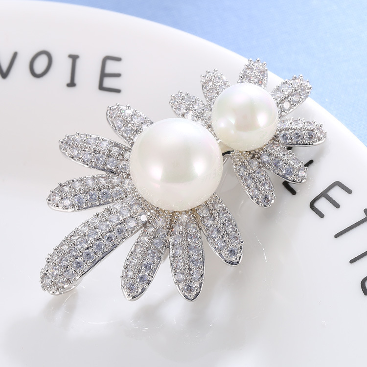 European and American sunflower brooch pearl pin coat corsage silk scarf buckle pendant dual-use necklace