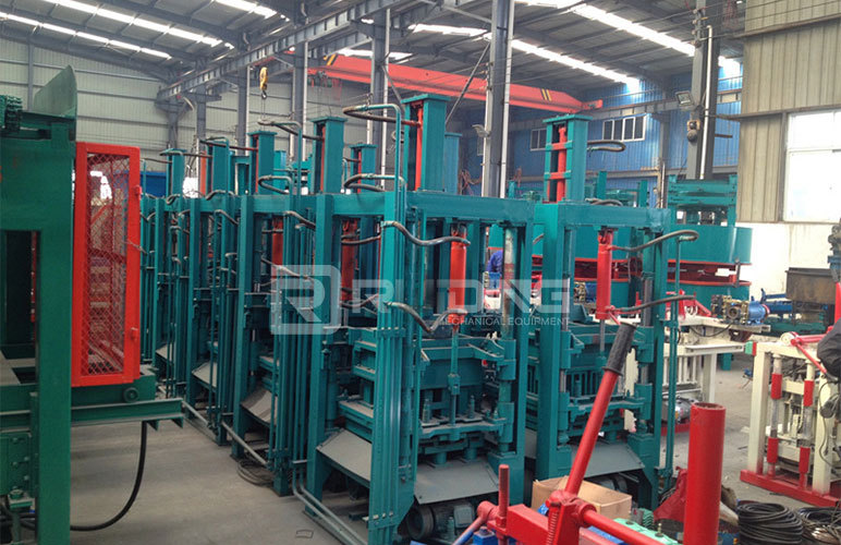 QT3-20-Concrete-Blocks-Machine