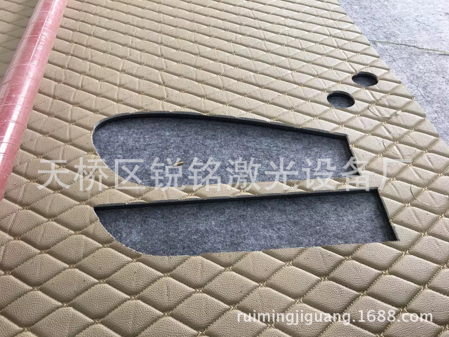 山东汽车脚垫震动刀切割机 汽车座套振动刀切割机 皮革裁剪机