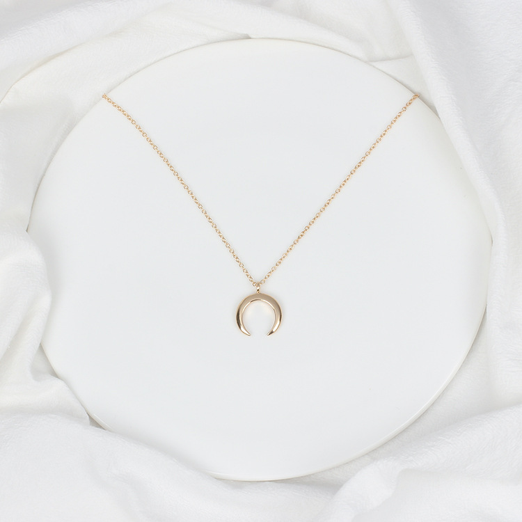 6g Weight Necklace Classification Wedding, Travel Occasion Women'S Gender Korean Style Style Gold, Silver Color Personalized For Girls Necklace Metal Horn Arc Clavicle Chain Hot-selling New Arrival Refreshing Jewelry 3