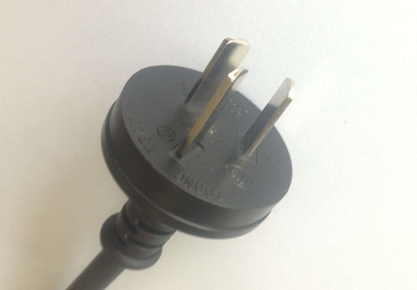 国标三插，国标10A插头，国标三插直插配H05RR-F 3X0.75MM2