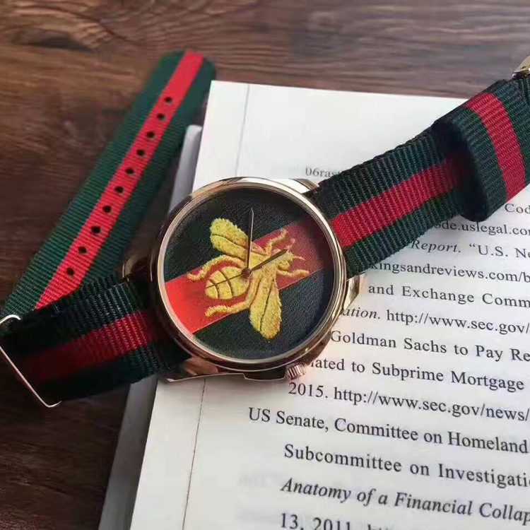 蜜蜂面尼龙带石英手表 Watch