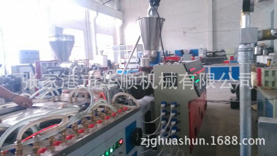 PVC发泡线条生产线