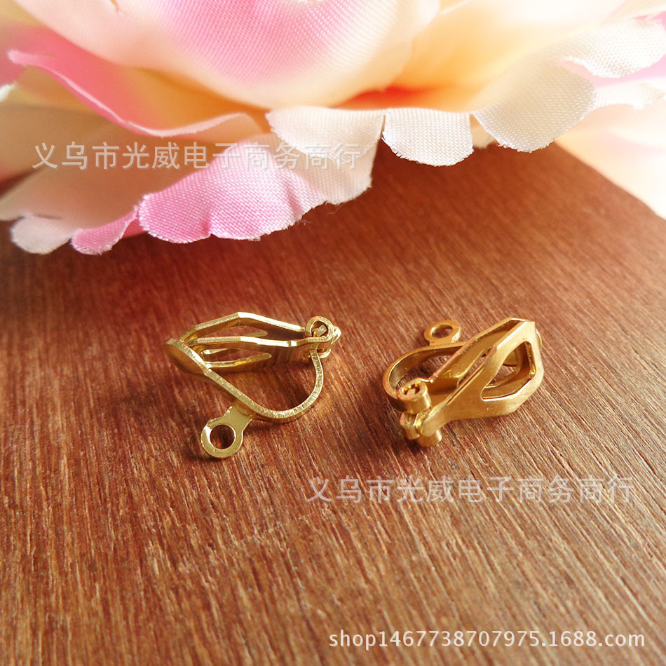 Selected brass geometric triangular ear clip antique. European and American trend earrings accessories Guangwei DIY jewelry