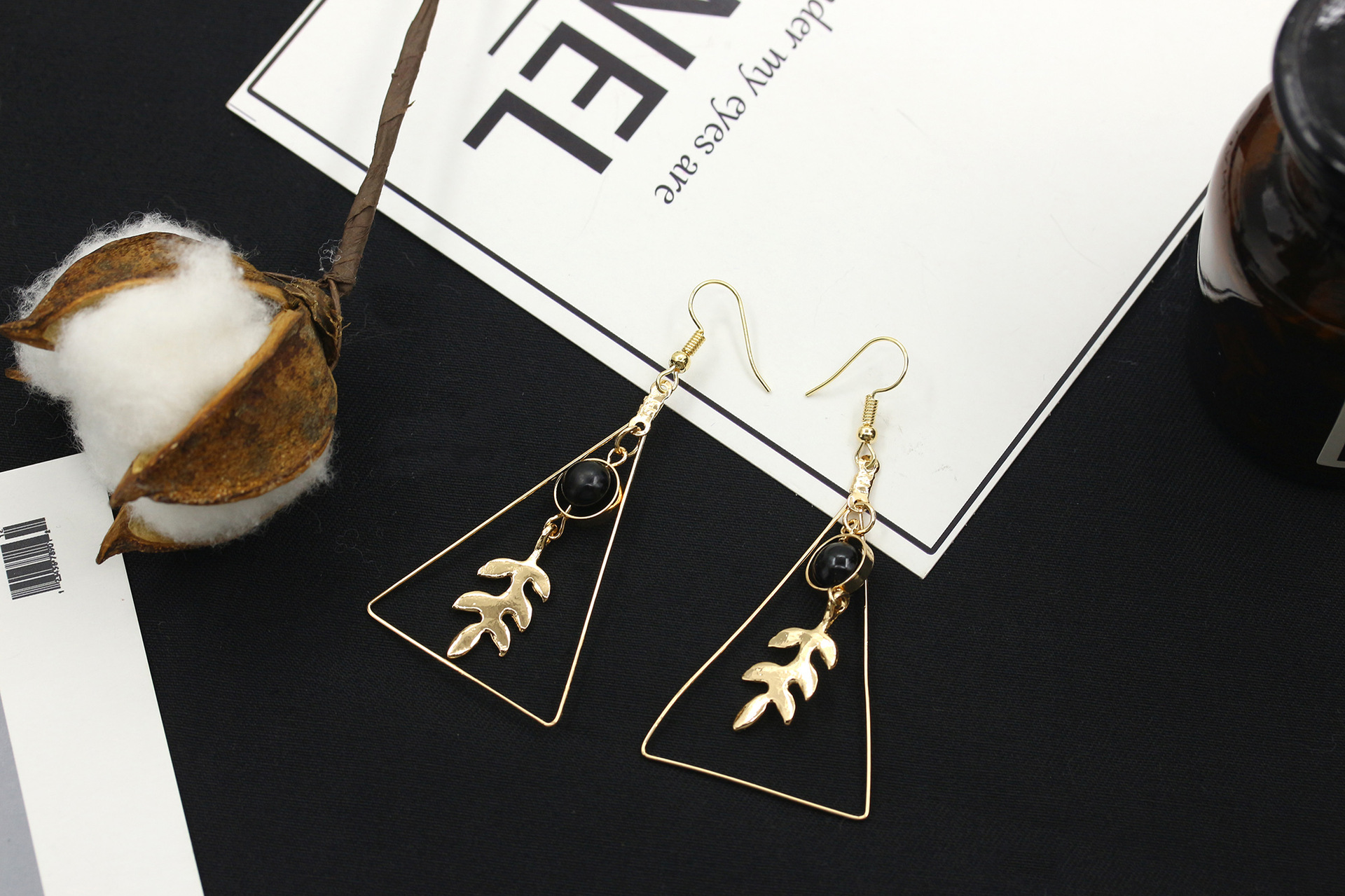 New Geometric Triangle Long Leaf Earrings display picture 7