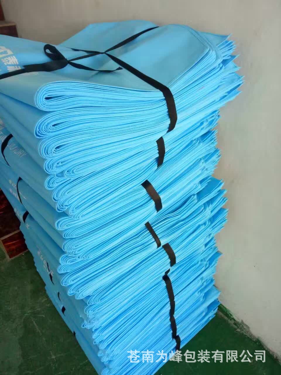 厂家加厚纯色无纺布服装防尘袋西服西装婚纱透明膜透气防尘罩