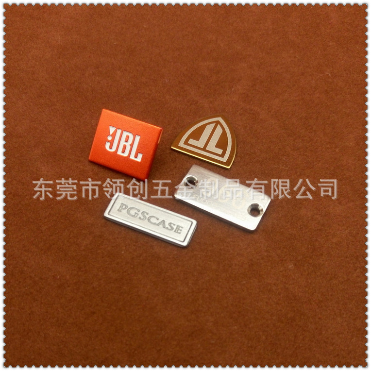 厂家订制手袋箱包五金吊牌 皮具服饰五金商标