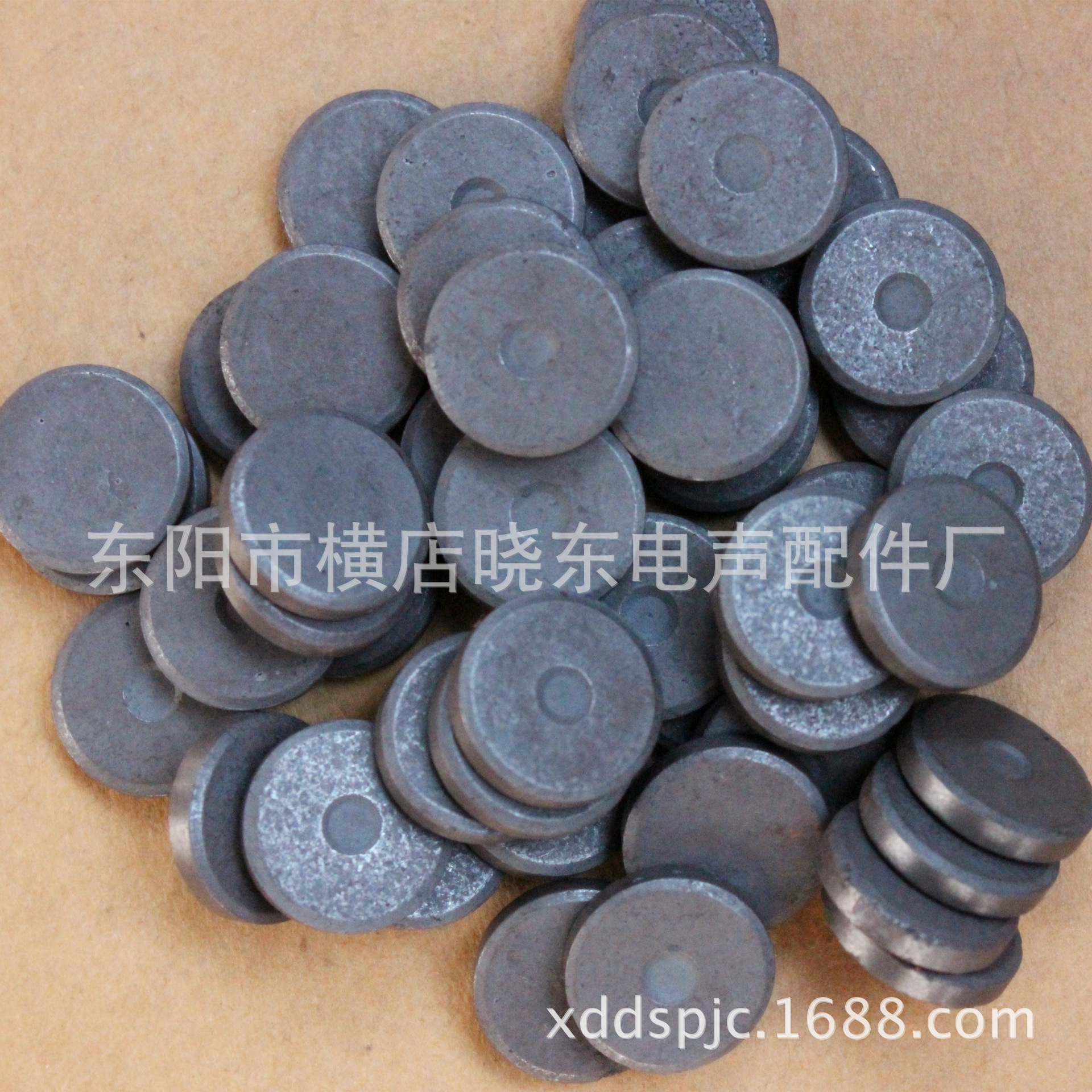 磁铁厂家单面磁黑磁铁氧体片片18*318*418*5磁石铁片磁强磁强磁性