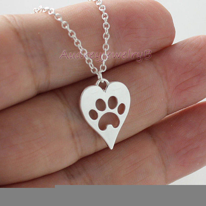 New Cute Animal Cat Paw Foot Necklace Openwork Peach Heart Necklace Heart Shaped Dog Paw Print Necklace Wholesale display picture 9