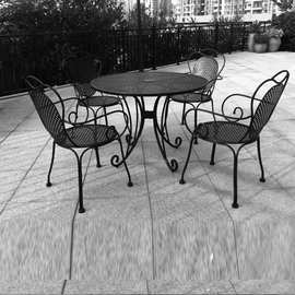 厂家供应 铸铁桌椅 庭院铸铝铁艺桌椅 铸铝防锈铁艺桌椅 欢迎咨询