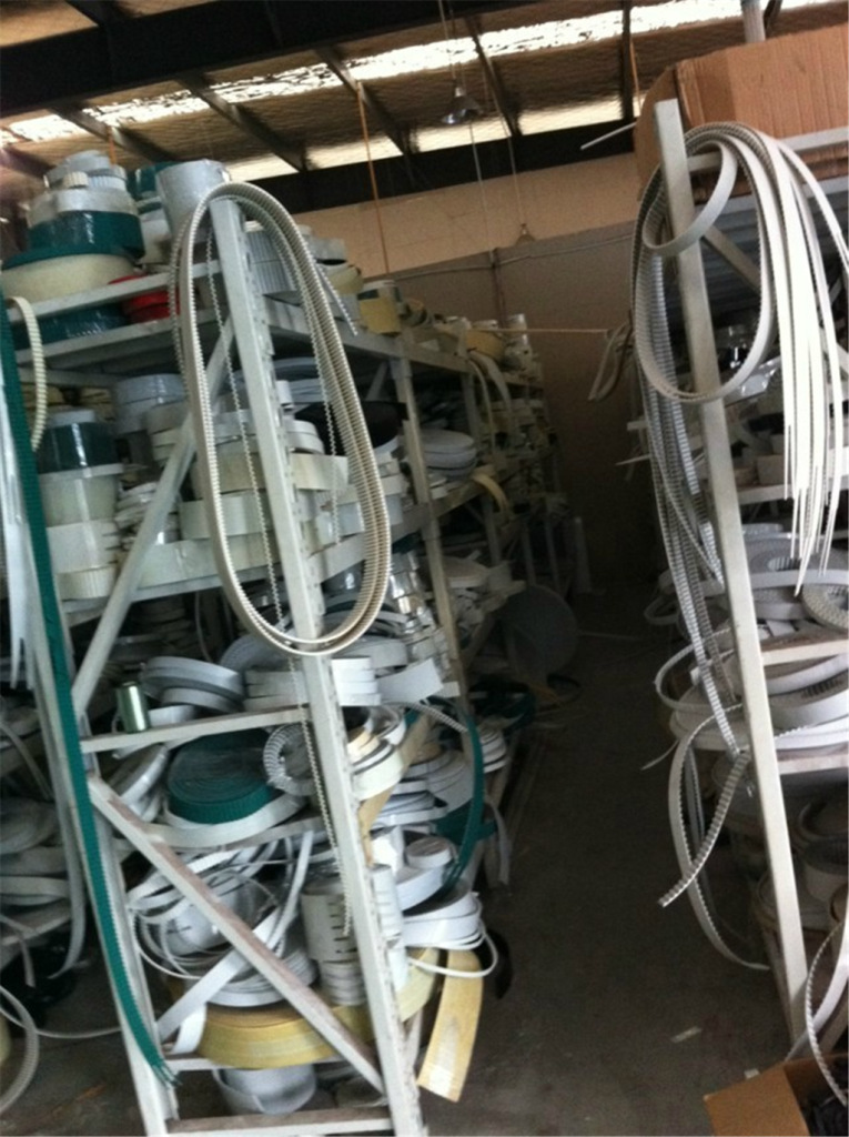 TPU polyurethane synchronous belt steel wire core synchronous belt can produce white black transparent tooth surface plus cloth core