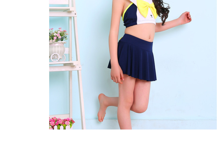 帮手描述图：轩尼贝纯色韩版温泉新款儿童分体裙式可爱泳衣泳装宝